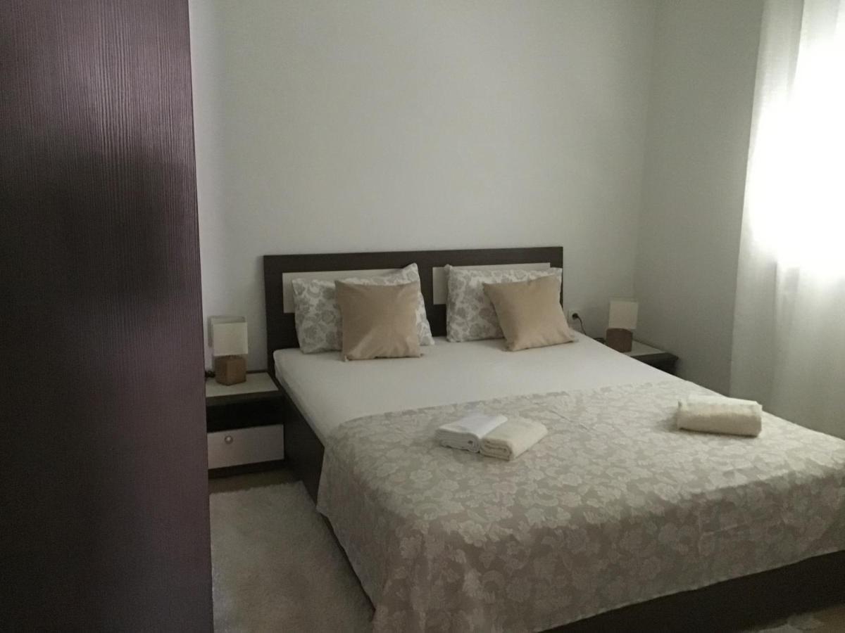 Apartmani Ruzmarin Vir Ngoại thất bức ảnh